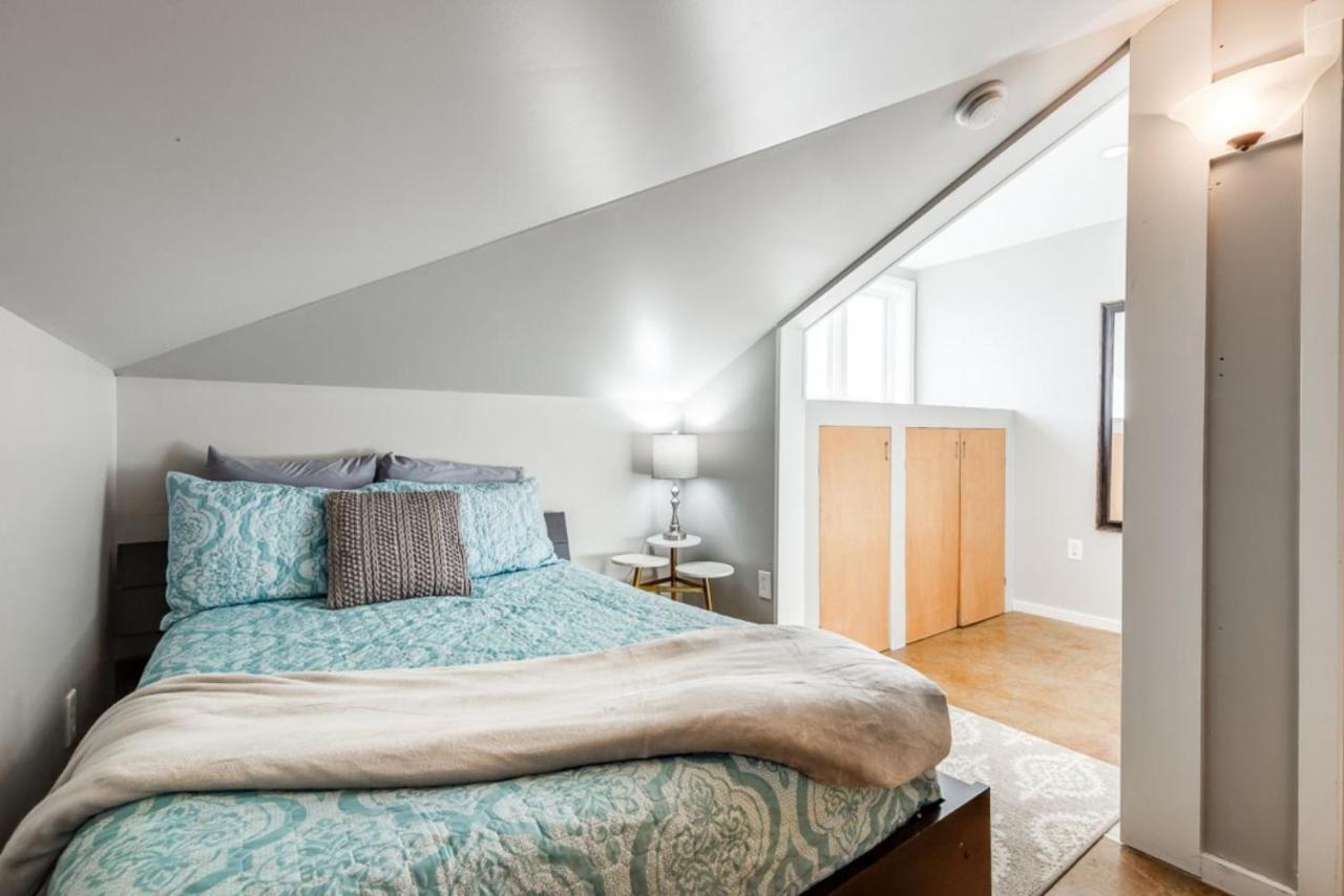 Walk Score 90!!-Historic Downtown District-2 Blocks To Famous Forsyth Park- Huge Private Patio-Private Parking Savannah Exterior foto