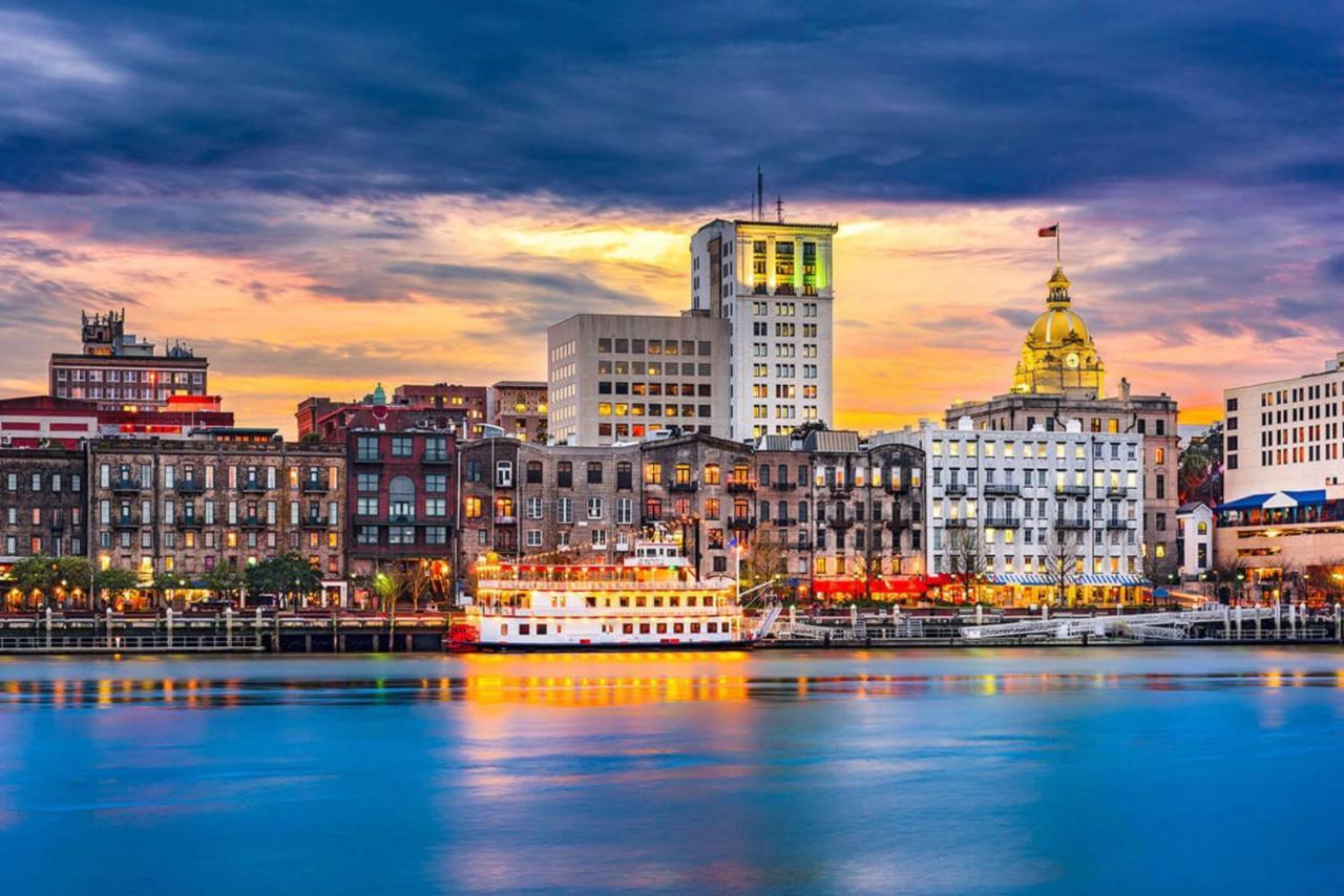 Walk Score 90!!-Historic Downtown District-2 Blocks To Famous Forsyth Park- Huge Private Patio-Private Parking Savannah Exterior foto